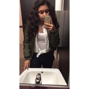 Meet your Posher, Abigail